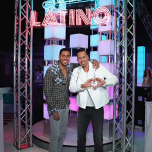 Romeo Santos y su figura de cera en Madame Tussauds New York en la inauguración de la experiencia Sabor Latino