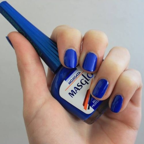 3 tonos de azul para lucir tus uñas en el 2020