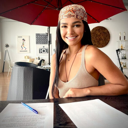 Kiara Liz firma contrato para su primer protagónico en cine