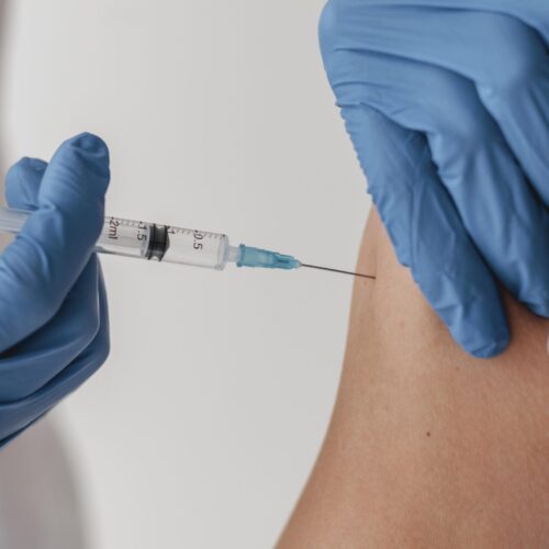Mitos y verdades de la vacunación contra el COVID-19 