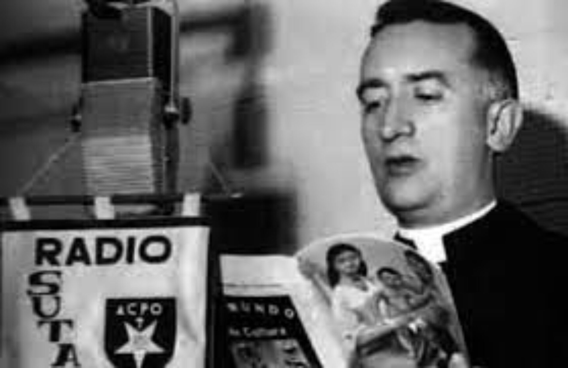 PANTALLA Y DIAL: 100 AÑOS DE MONSEÑOR SALCEDO, GIGANTE DE LA RADIO