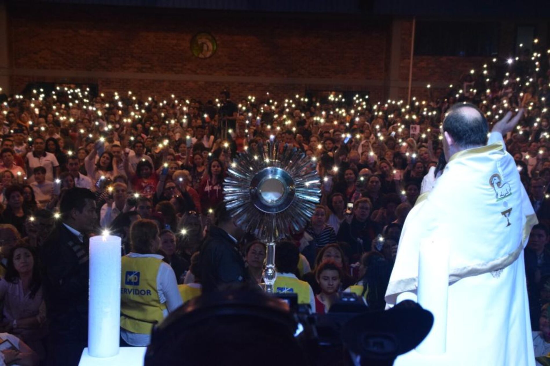 Fiesta de pentecostés en el Movistar Arena