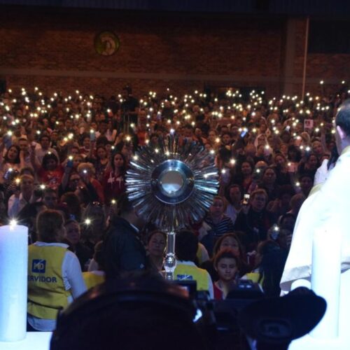 Fiesta de pentecostés en el Movistar Arena