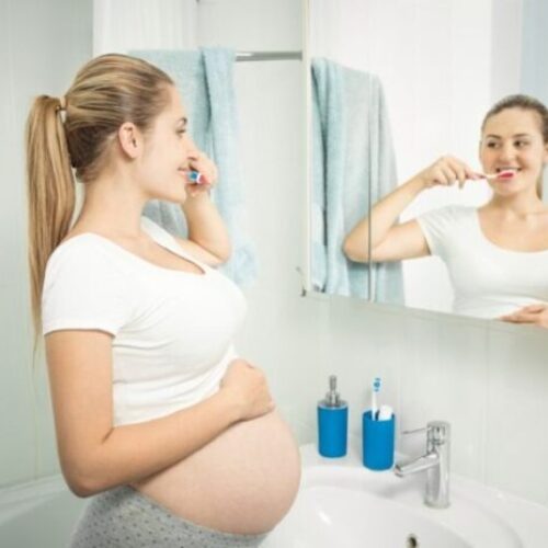 La higiene bucal durante el embarazo impacta en el nacimiento y la salud del bebé