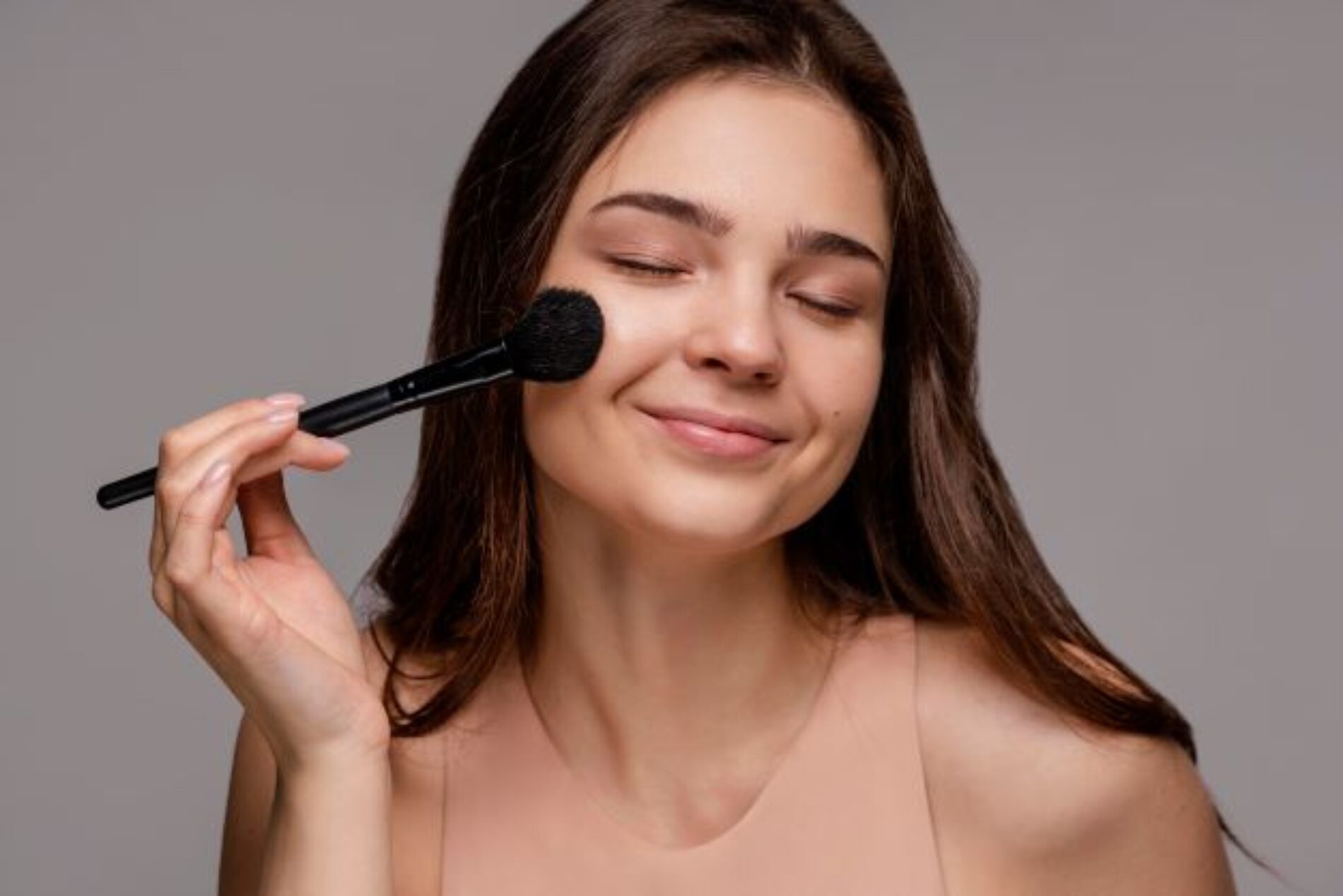 4 trucos para aplicar tu base de maquillaje correctamente