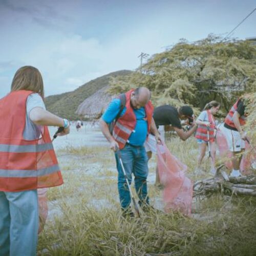 ‘Mi Playa, Tu Playa’, la exitosa jornada de limpieza de playas en Santa Marta liderada por el Sistema Coca-Cola