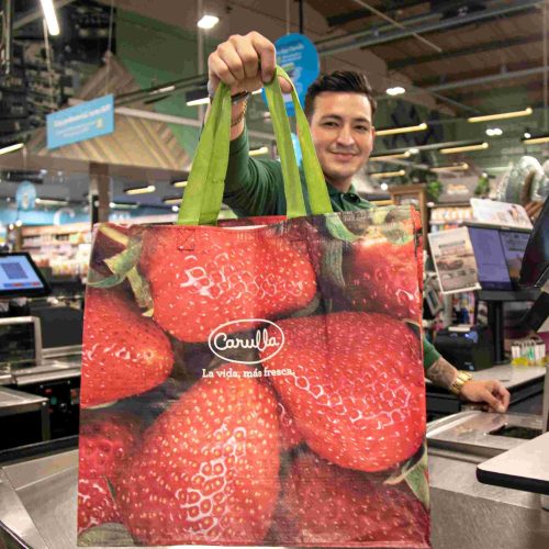 Carulla se convierte en el primer retail de alimentos de Colombia en eliminar las bolsas plásticas en los puestos de pago y canales digitales