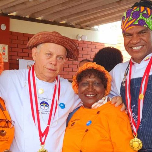 El reconocido chef colombiano Rey Guerrero recibió el reconocimiento  ‘’Manos negras, cocina con tradición 2023’’ en Lima, Perú