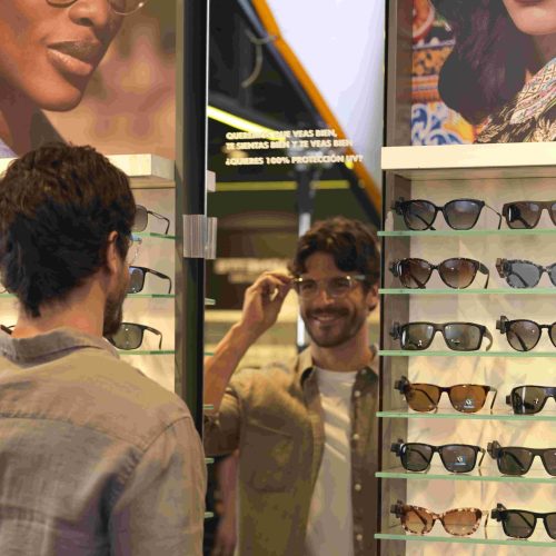 Tendencias en gafas de sol y ópticas en la temporada de descuentos en Colombia