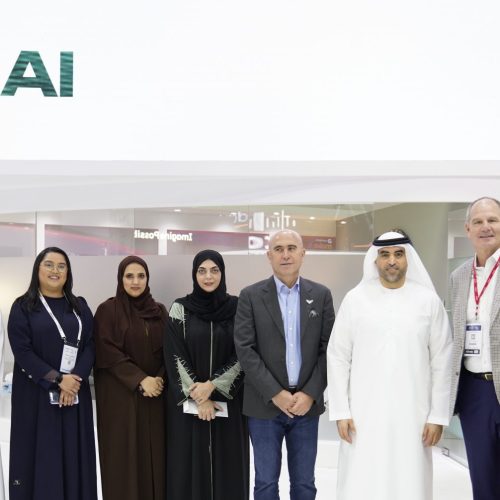 El Departamento de Economía y Turismo de Dubái se Asocia con Avaya para Crear una Plataforma de Participación con IA