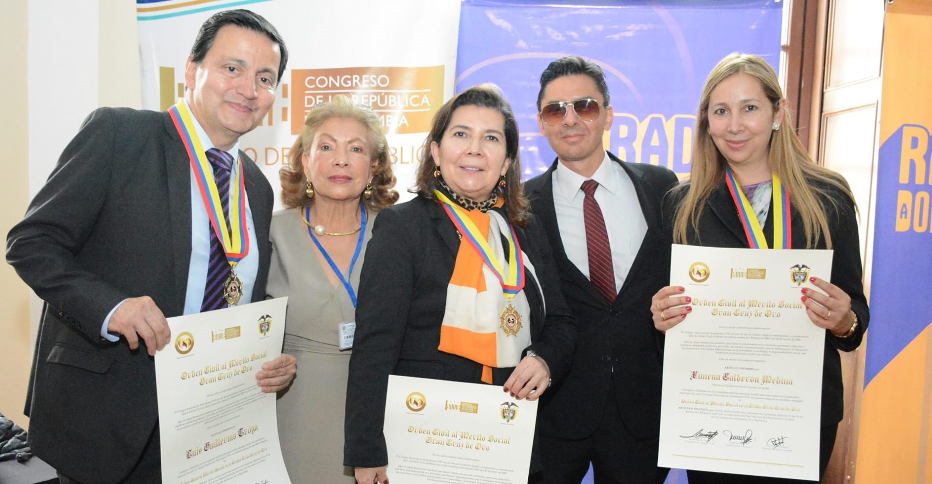 ORDEN CIVIL AL MÉRITO SOCIAL GRAN CRUZ DE ORO PARA LA REVISTA MOMENTOS