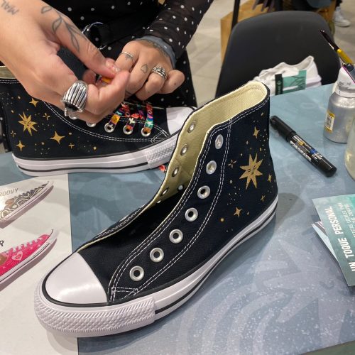 CONVERSE CELEBRA EL ARTE COLOMBIANO CON «UN TOQUE DE TI»