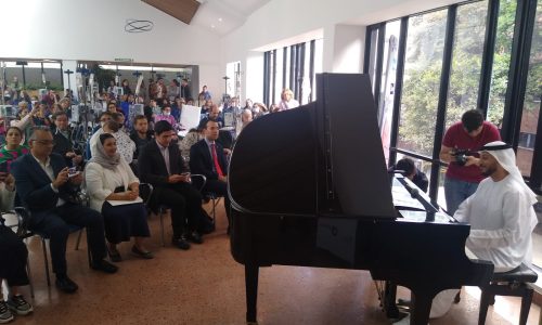 Embajada de Emiratos Árabes Unidos recibe en Colombia al reconocido pianista y compositor Hamad Al Taee