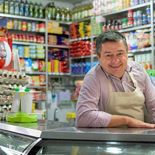 Tenderos: pilares de la economía local y el tejido social en Colombia