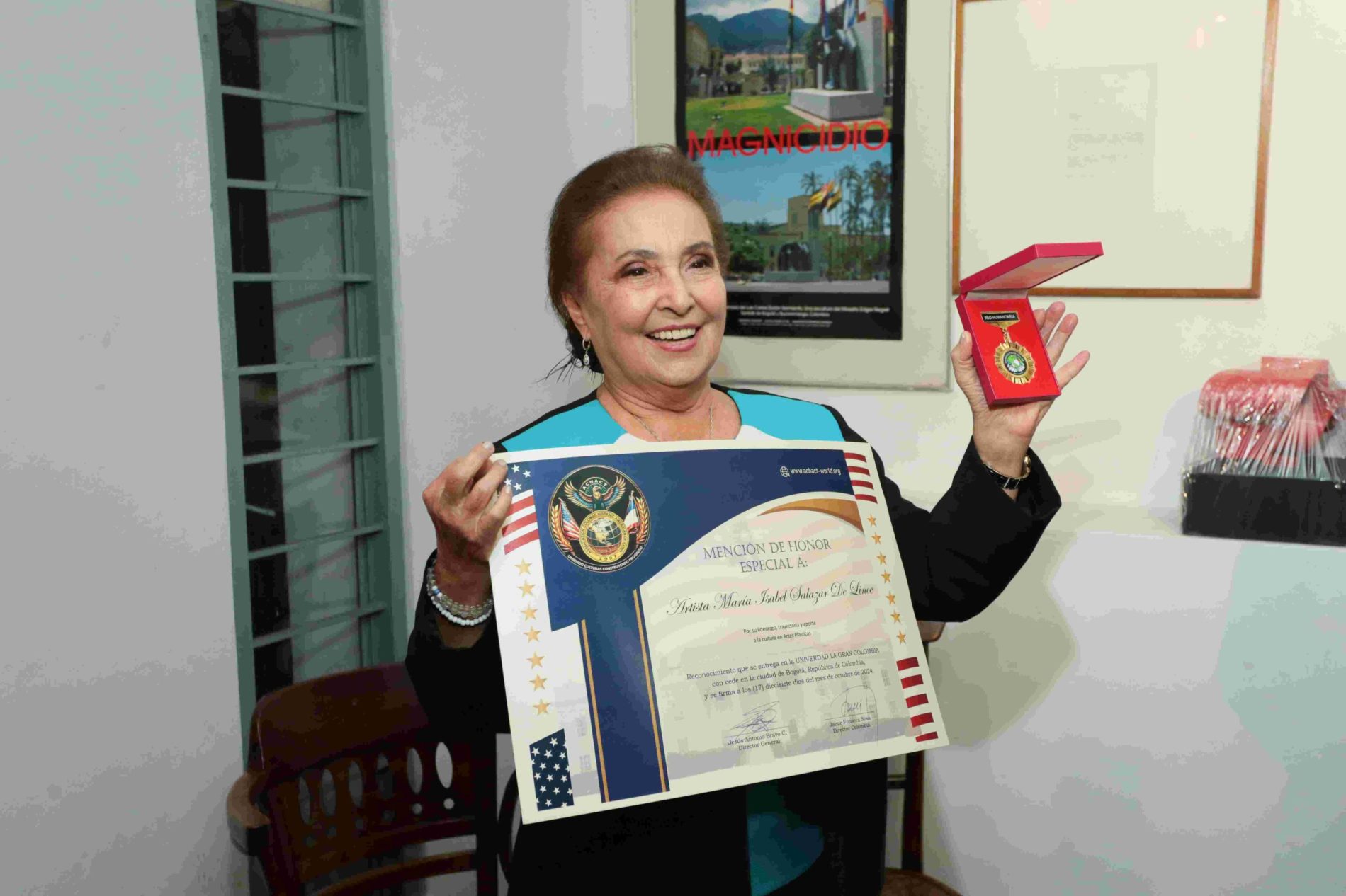 Así fue la presentación del libro de María Isabel de Lince Pintora de la Luz