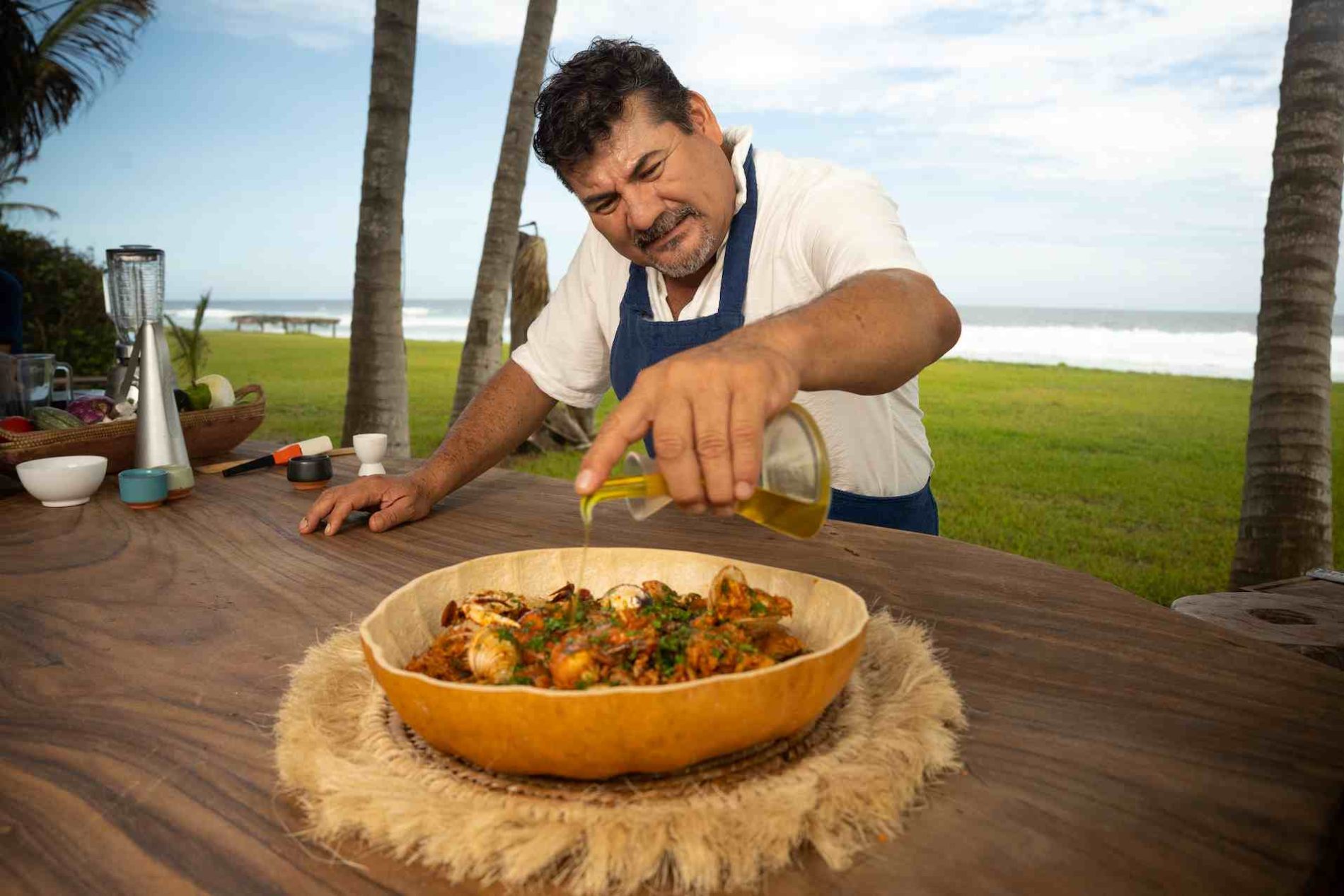 Las mejores recetas del litoral del Pacífico mexicano con el chef Alex Ruiz