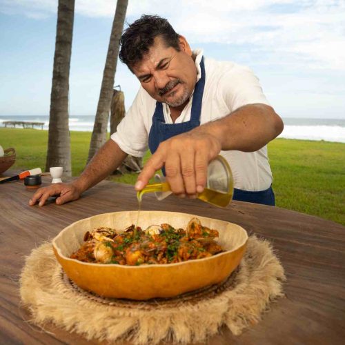 Las mejores recetas del litoral del Pacífico mexicano con el chef Alex Ruiz