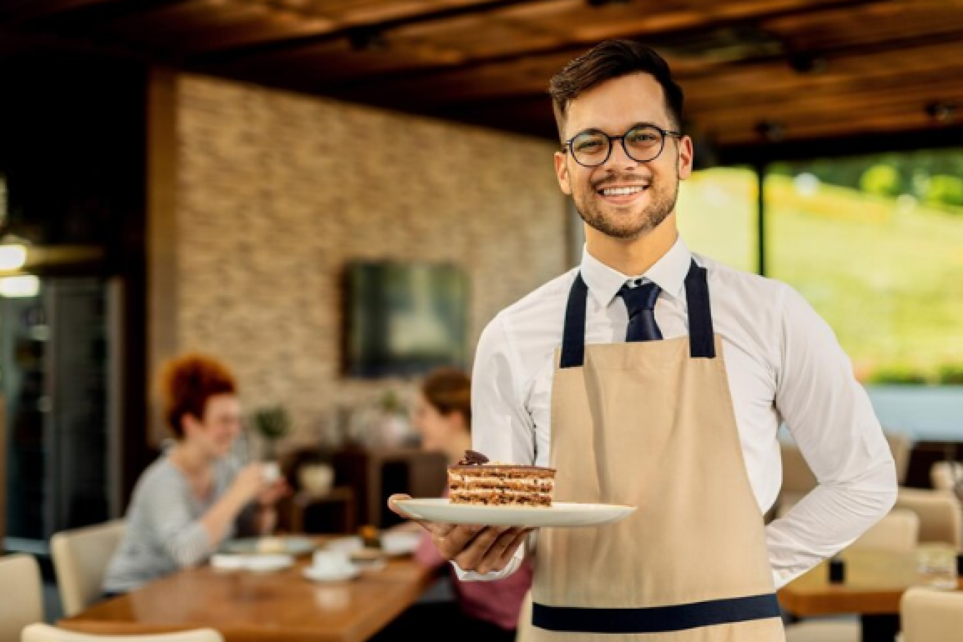 ¿Estar de pie todo el día puede ser dañito para la salud? Conozca lo que dicen los expertos