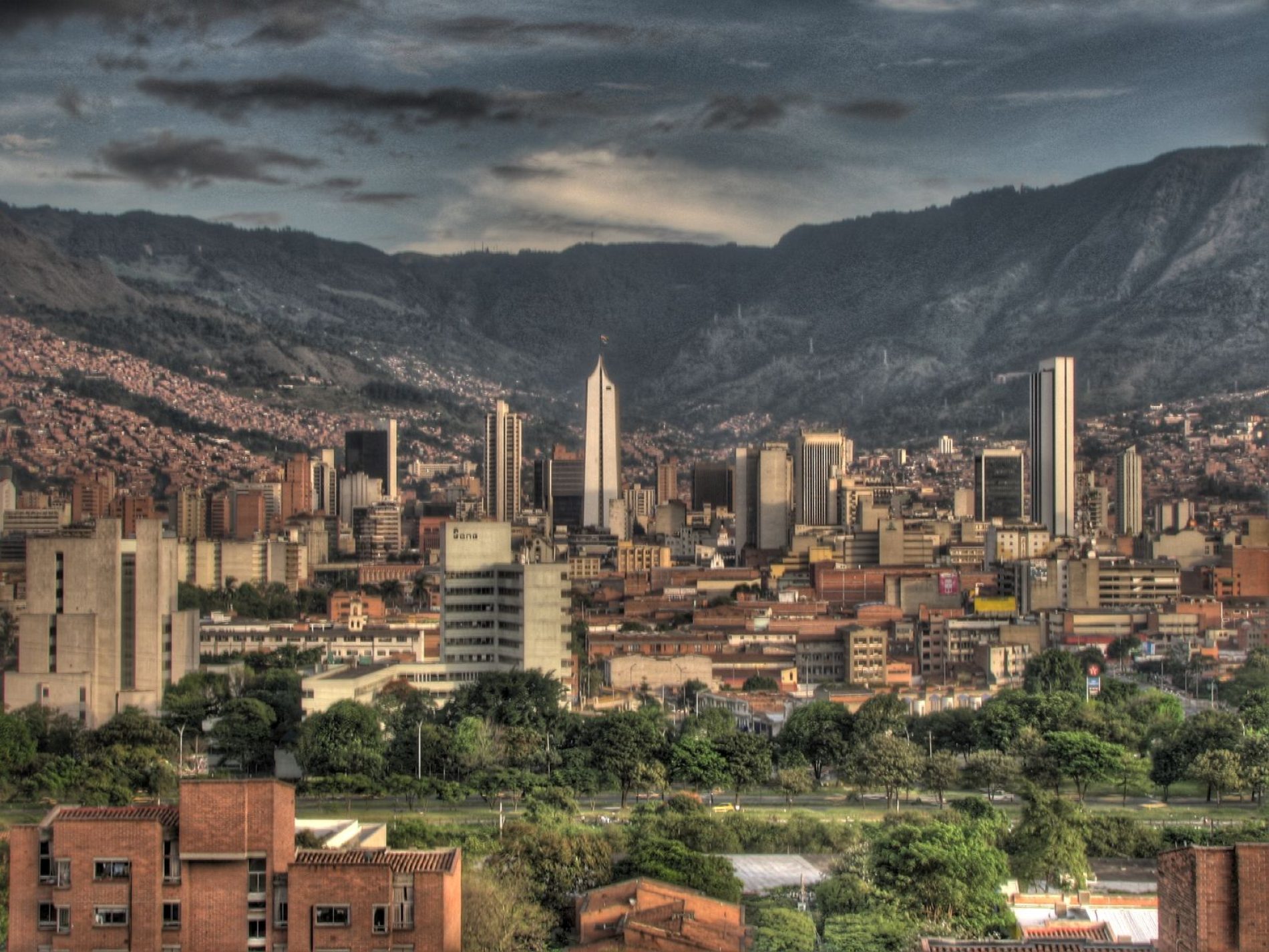 Medellín es la ciudad colombiana más buscada por viajeros extranjeros para 2025, según un análisis de Booking.com