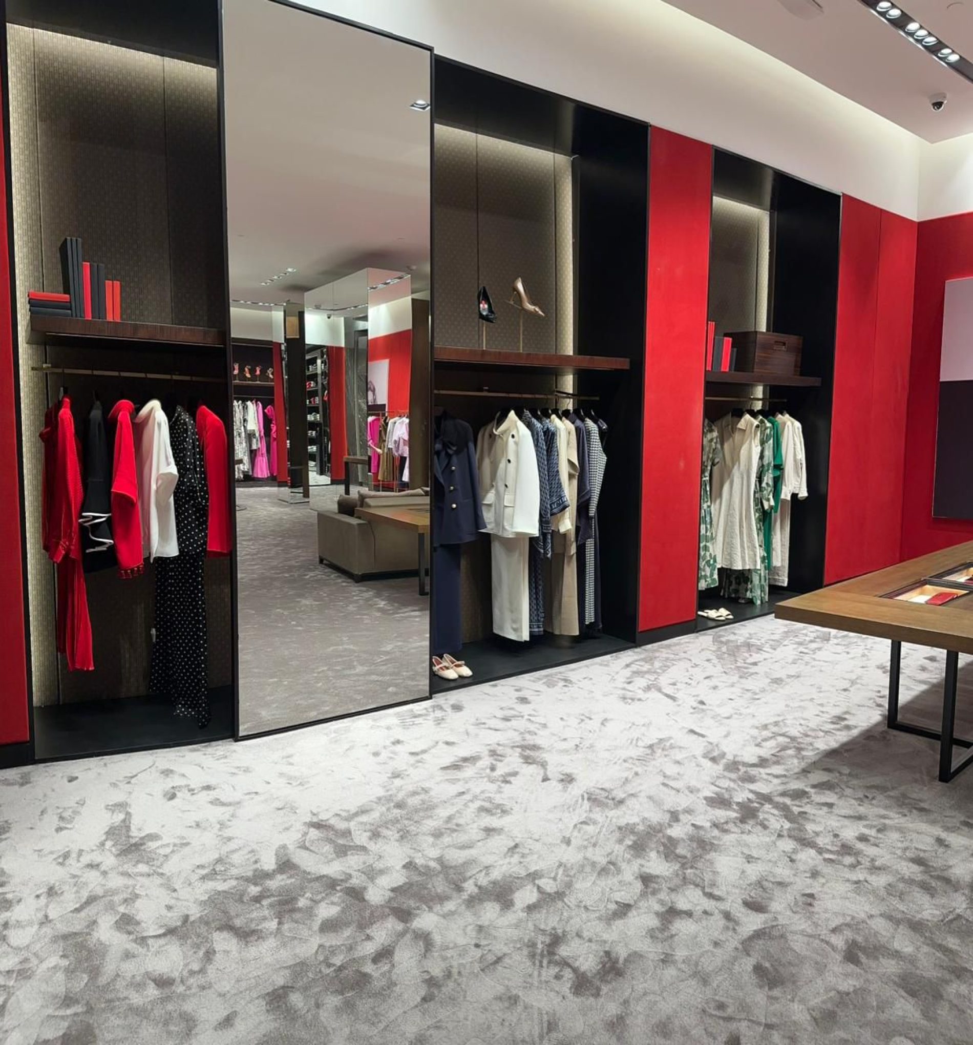 CH Carolina Herrera inaugura en Medellín su nueva tienda en El Tesoro