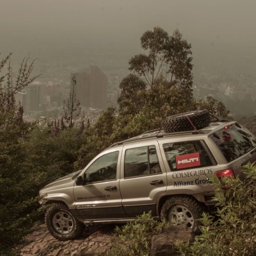 Jeep® Grand Cherokee 20 años perdido… ¡y encontrado en Pacho!