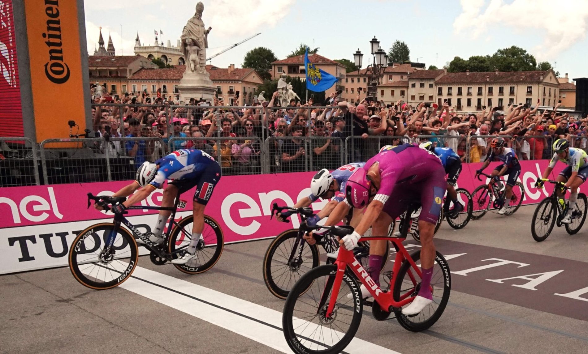 Giro de Italia 2025: DSPORTS y DGO transmiten en exclusiva la icónica carrera que reúne a los mejores ciclistas del mundo