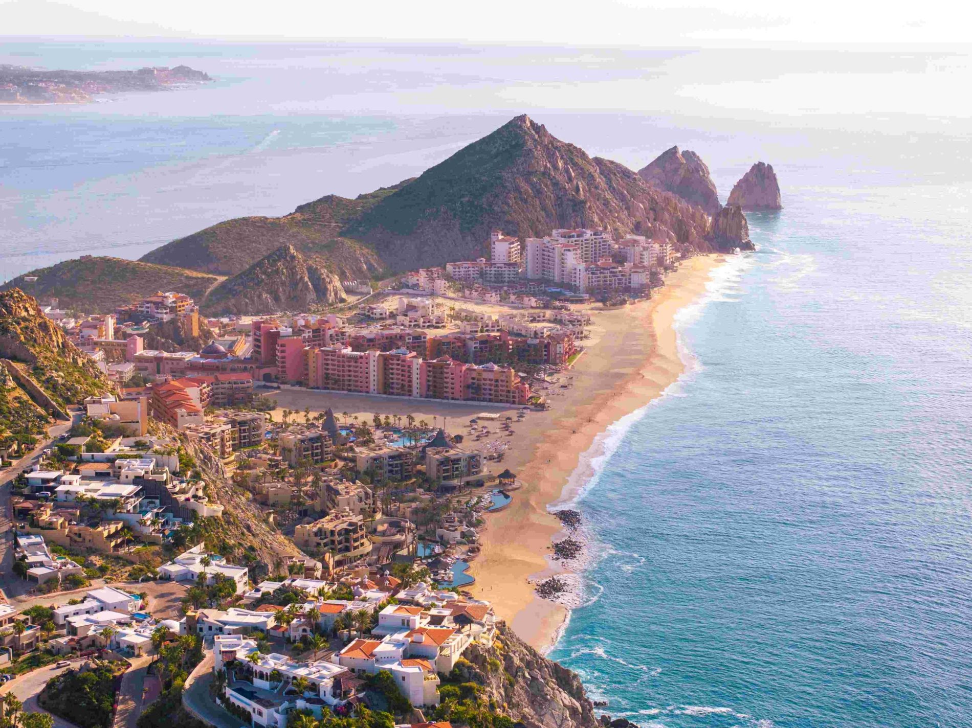 LOS CABOS, UN DESTINO QUE COMBINA LUJO Y HOSPITALIDAD DE MANERA ÚNICA