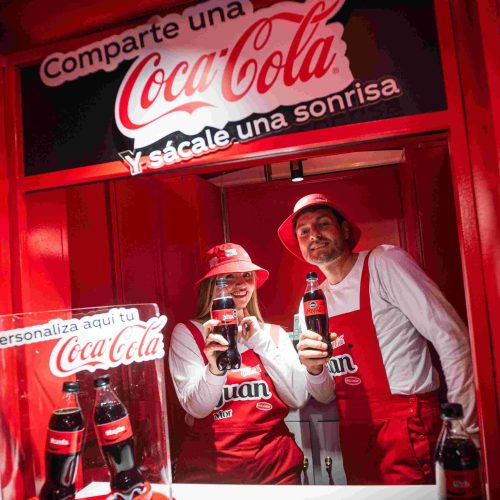 Coca-Cola relanza la icónica campaña “Comparte una Coca-Cola” para una nueva generación