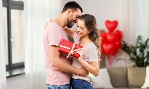 ¿Sin ideas para regalar en el Día del Amor y la Amistad? 5 perfumes para sorprender a tus personas especiales