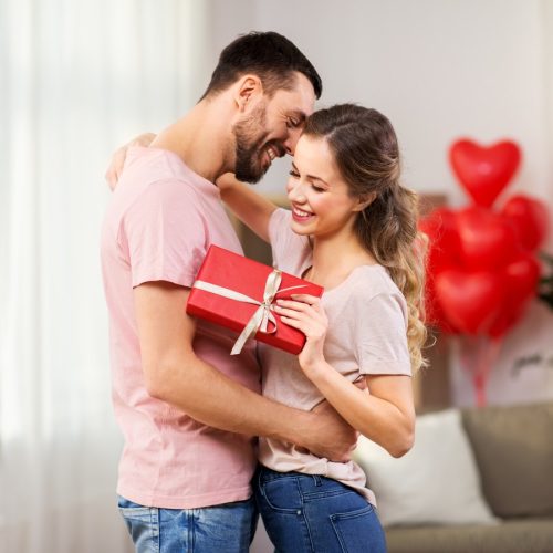 ¿Sin ideas para regalar en el Día del Amor y la Amistad? 5 perfumes para sorprender a tus personas especiales