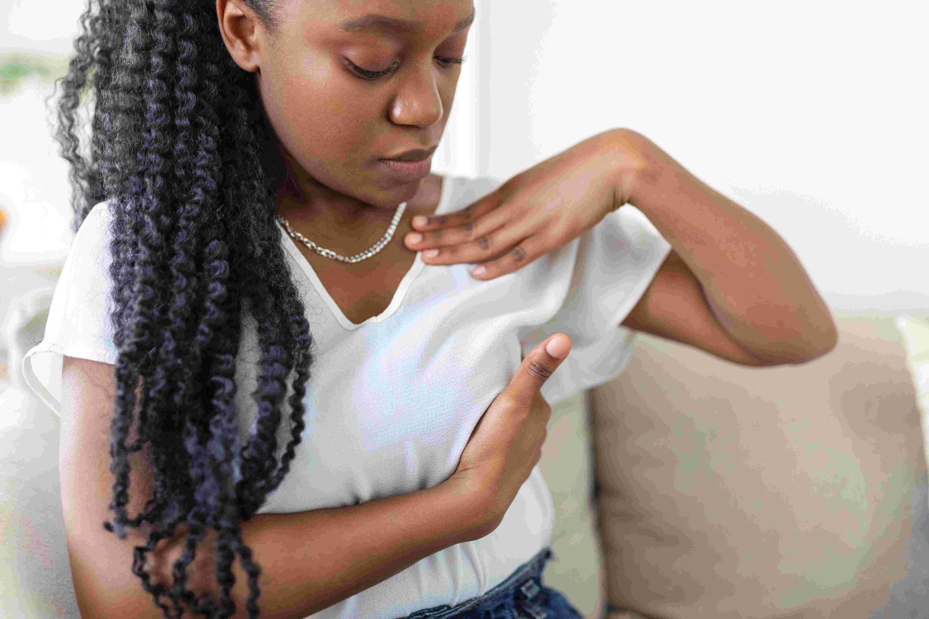 Estudio de Mayo Clinic revela causas ocultas de los infartos en adultos jóvenes, especialmente en mujeres