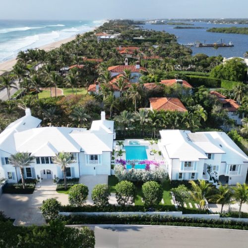 MANSIÓN CON PLAYA PRIVADA Y TÚNEL SECRETO