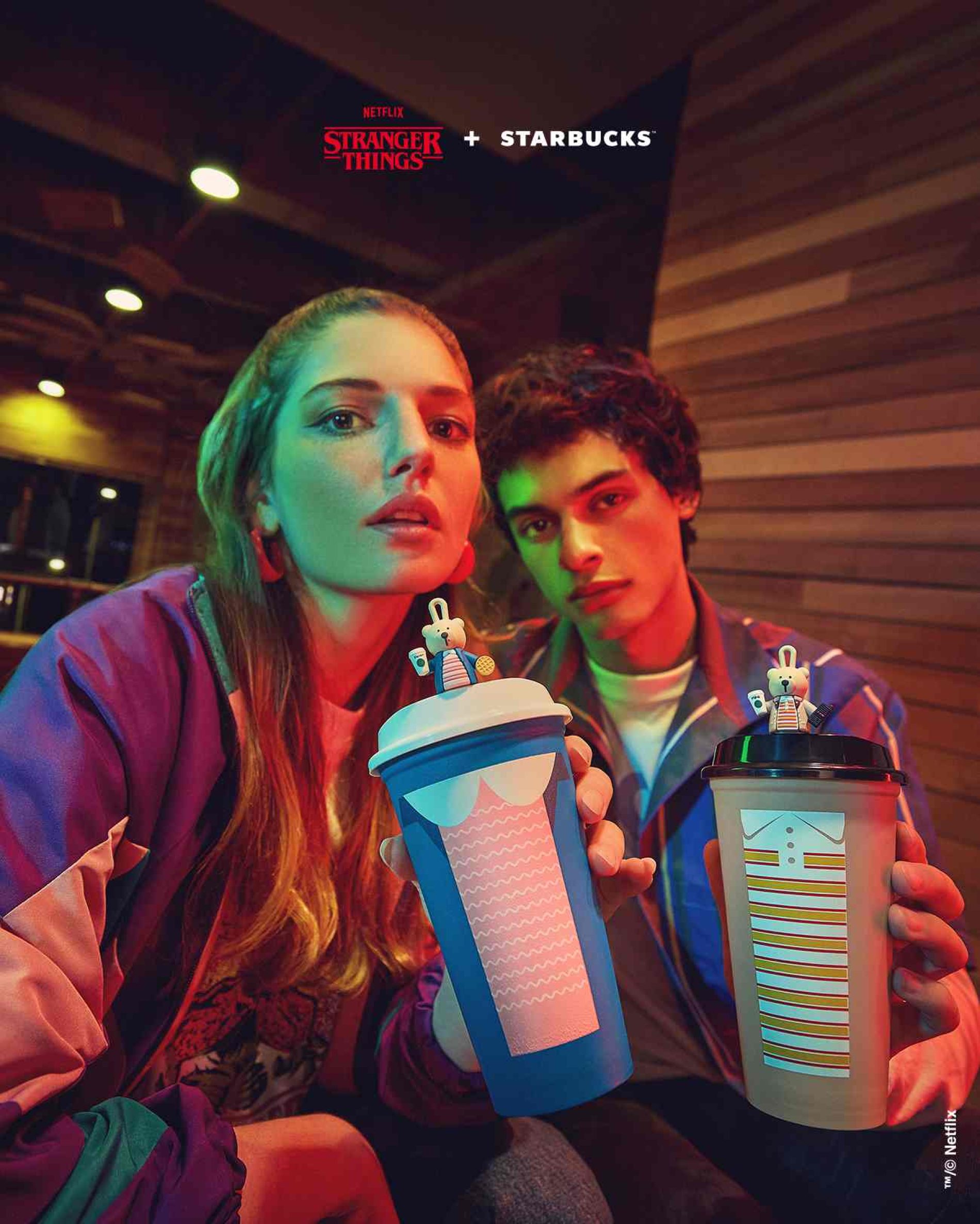Starbucks® y Stranger Things™ se unen para celebrar la amistad en Colombia