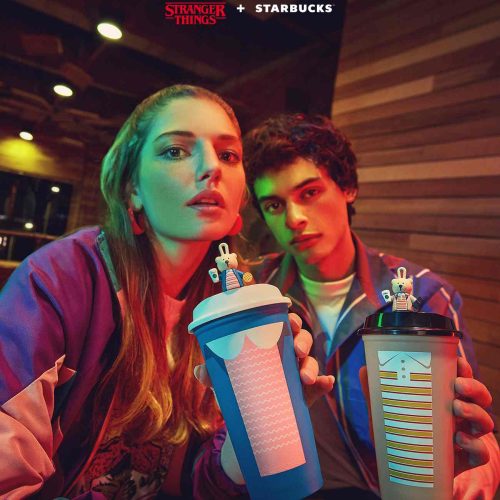Starbucks® y Stranger Things™ se unen para celebrar la amistad en Colombia