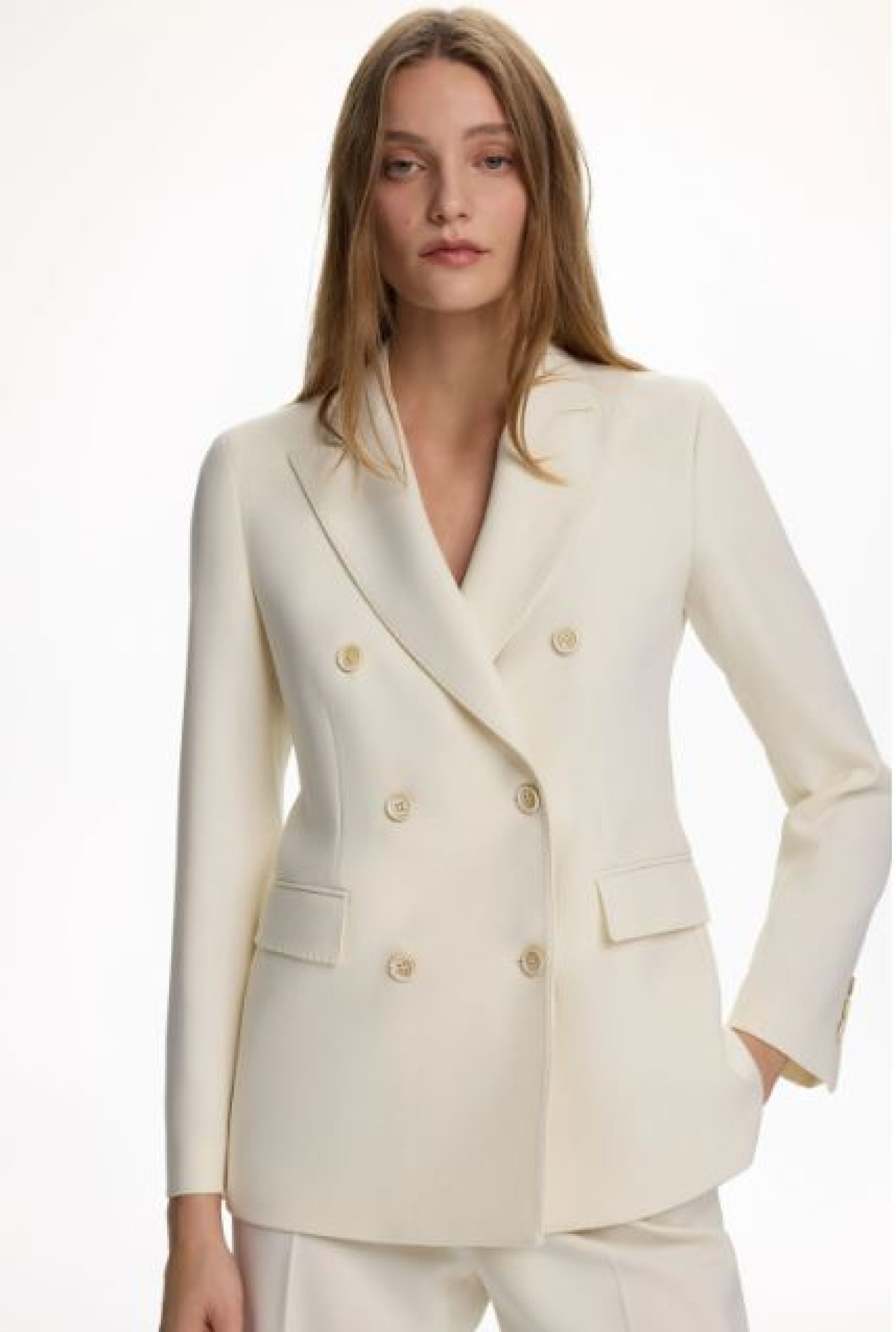 Menos exceso, más criterio: la propuesta de CH Carolina Herrera para 2026