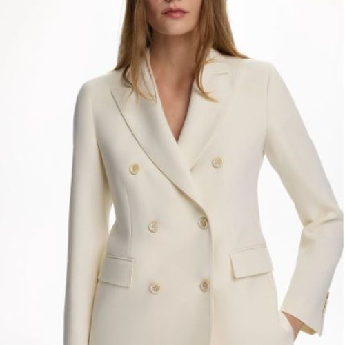 Menos exceso, más criterio: la propuesta de CH Carolina Herrera para 2026