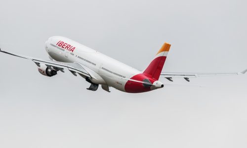 Iberia e Iberia Express se sitúan de nuevo en 2025 entre las aerolíneas más puntuales del mundo