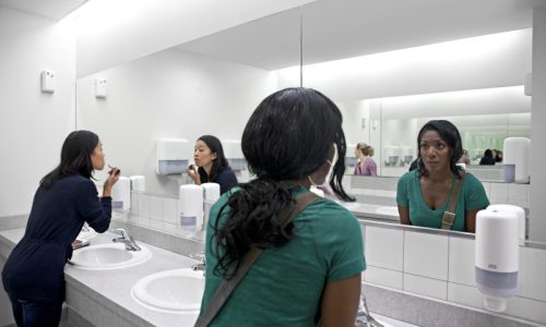 Baños bajo la lupa en 2026: la higiene ya impacta el consumo, la permanencia y la productividad