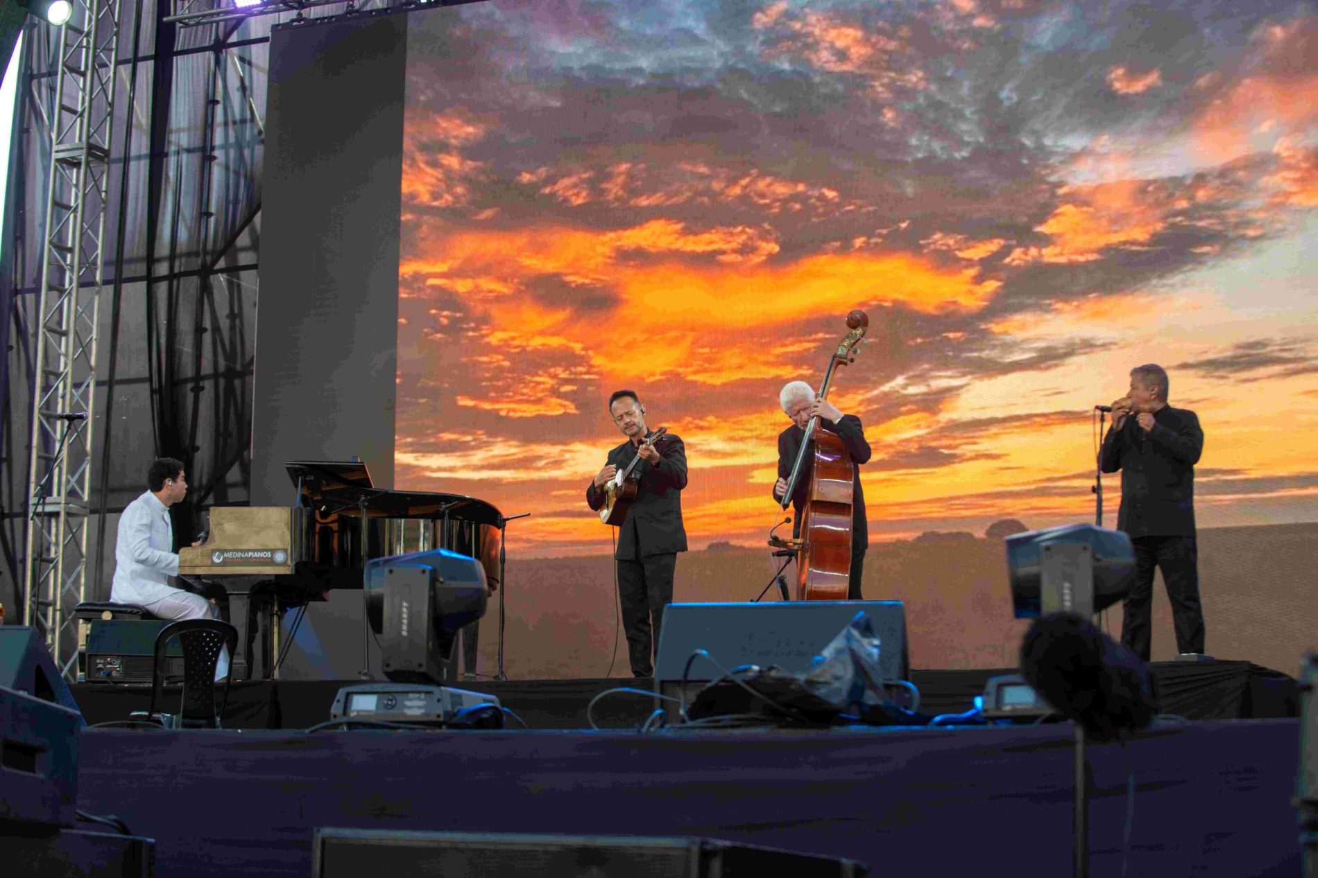 Valentino Caroprese y su Piano Joropo