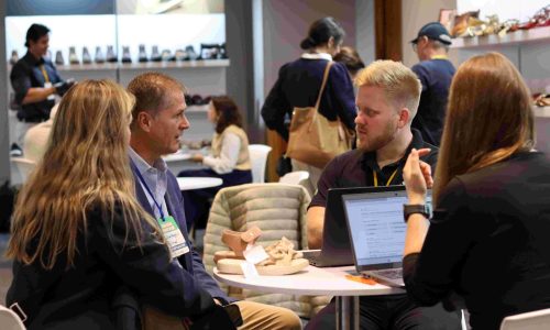 El calzado brasileño cierra negocios por $987,000 dólares, en su primera misión comercial en Colombia