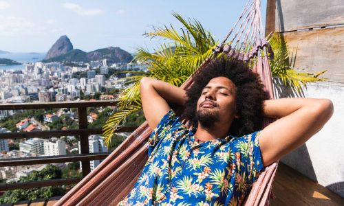 Viajar en Semana Santa 2026: precios de vuelos a la baja y destinos costeros ganan protagonismo entre los colombianos para esta temporada