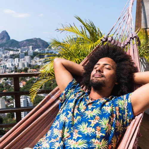 Viajar en Semana Santa 2026: precios de vuelos a la baja y destinos costeros ganan protagonismo entre los colombianos para esta temporada